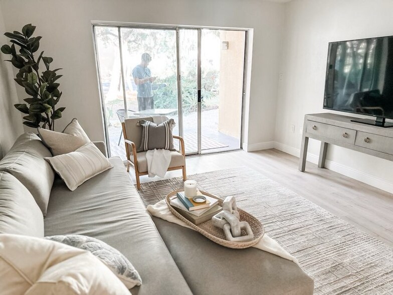 Building Photo - 3640 41st Ln S