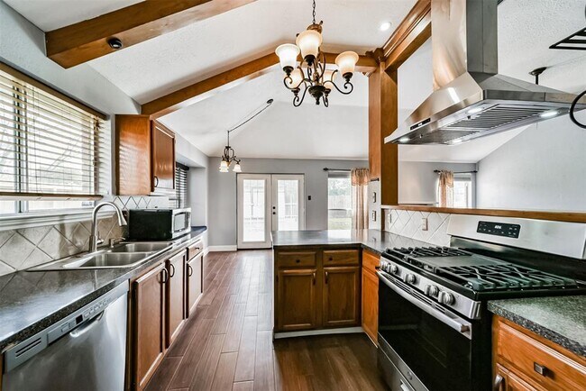 Building Photo - 8131 Split Oak Dr