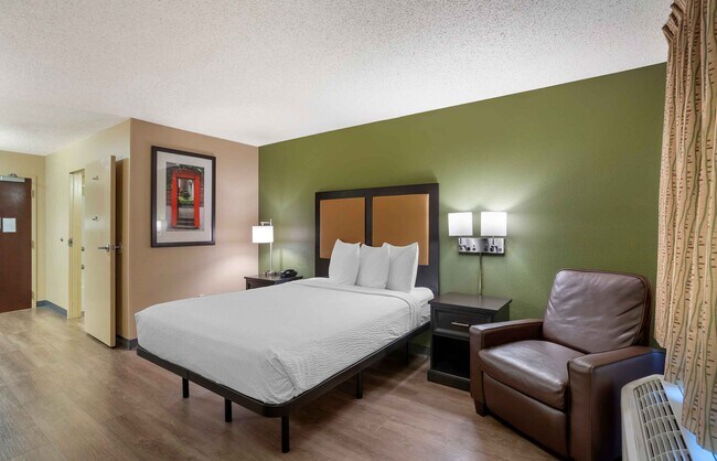 Building Photo - Furnished Studio-Springfield - South