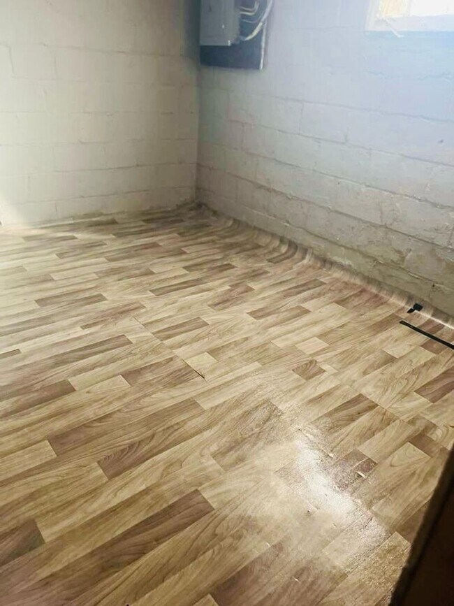 Building Photo - 14 Sylvan Ct