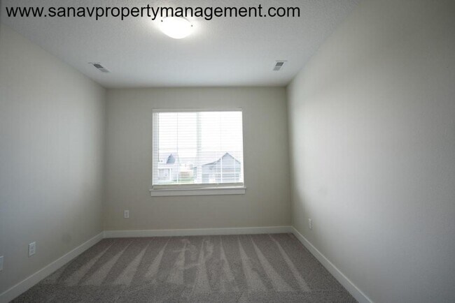 Building Photo - Your Dream Home Awaits You! A 4-Bed, 2.5 - Bath in Bondurant!