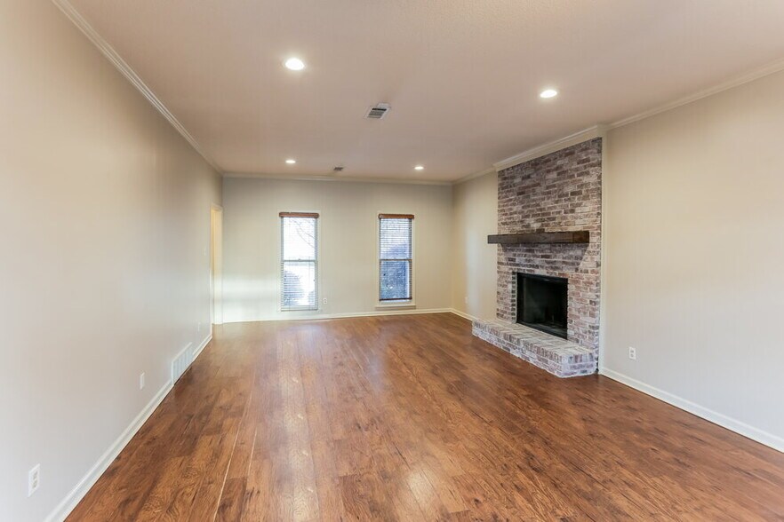 Building Photo - 805 Wood Wren Cove