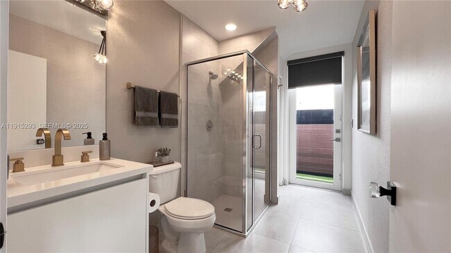 Building Photo - 6761 NW 103rd Ave