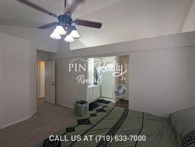 Building Photo - 955 Lords Hill Dr