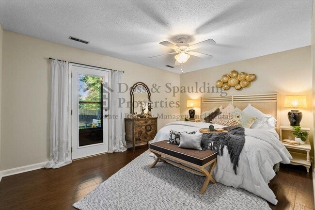 Building Photo - 1480 Spring Hill Cir