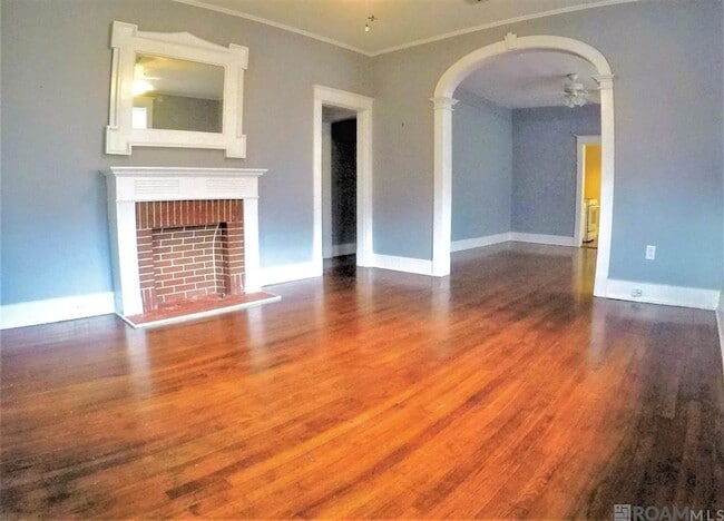 Building Photo - 1833 Wisteria St