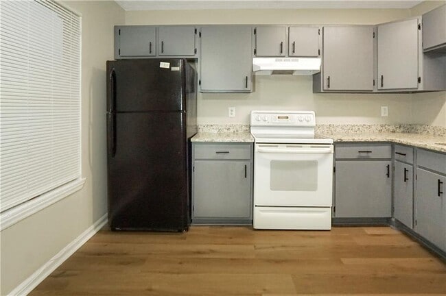 Building Photo - 5847 Trent Walk Dr