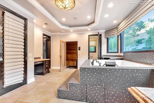 Building Photo - 25644 Queenscliff Ct