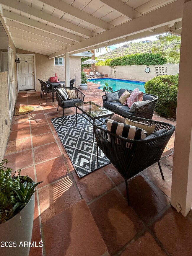 Building Photo - 14425 N Coral Gables Dr