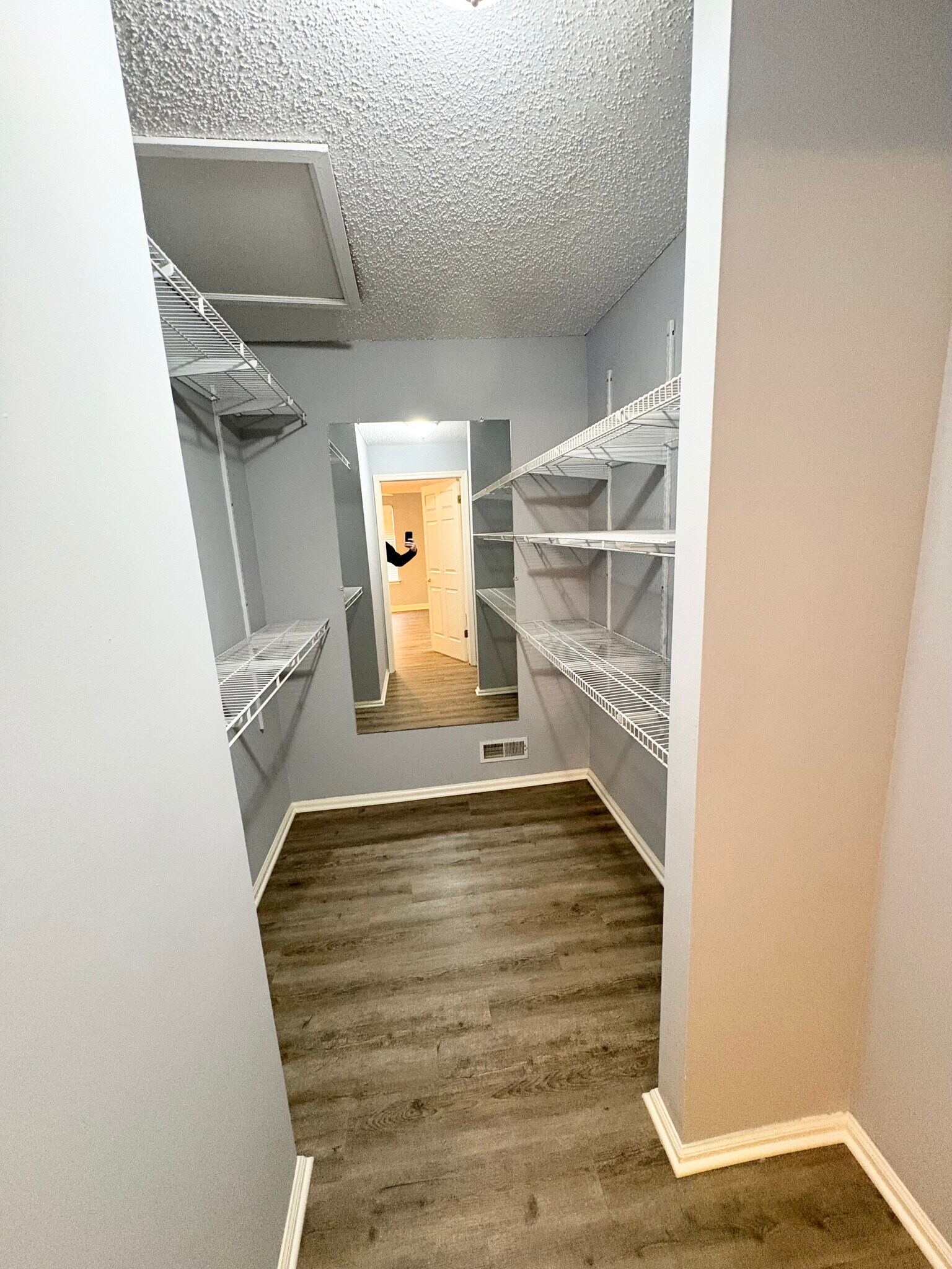 Building Photo - 497 Witney Ct