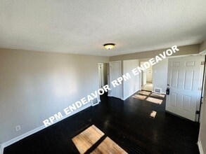Building Photo - 2 Bed 1 Bath Home | Basement + Garage | Large Yard | Move-In Ready