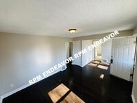 Building Photo - 2 Bed 1 Bath Home | Basement + Garage | Large Yard | Move-In Ready