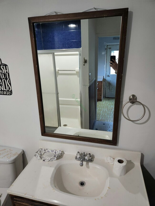 Building Photo - 701 Mino Dr