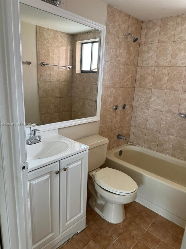 Building Photo - 5290 W 21st Ct