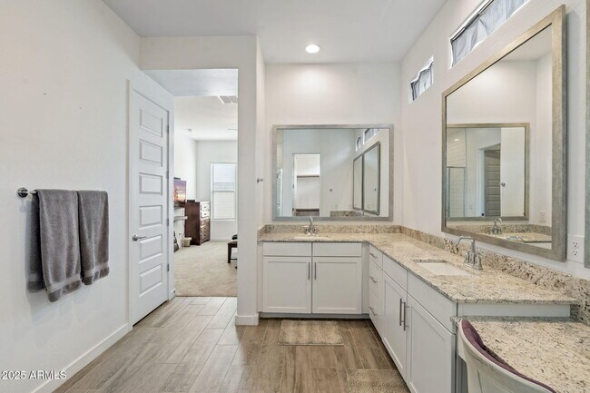 Building Photo - 16423 W Charlotte Dr