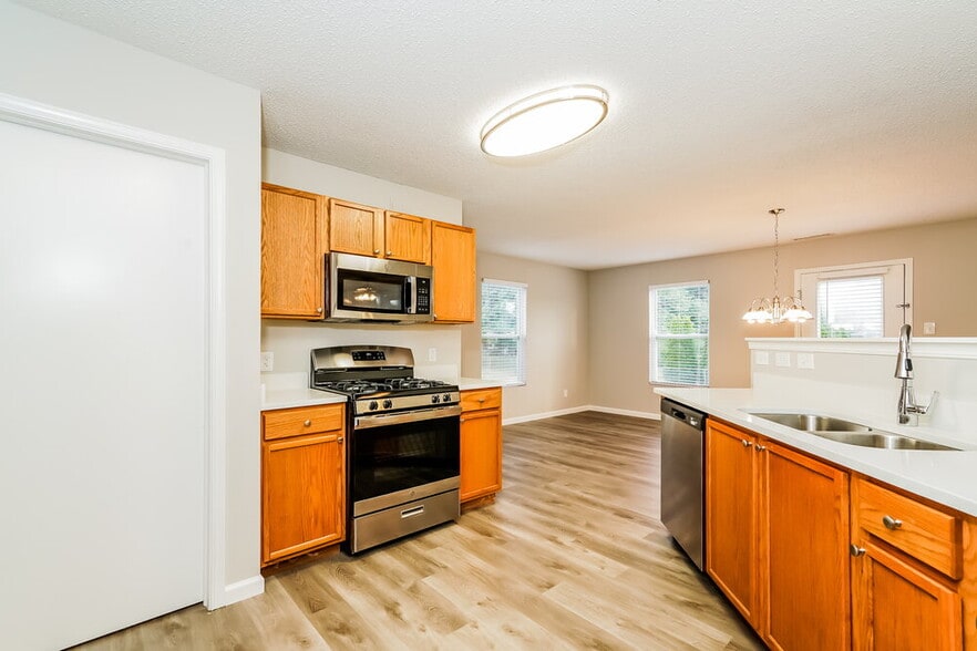 Building Photo - 8418 Spring Wind Dr