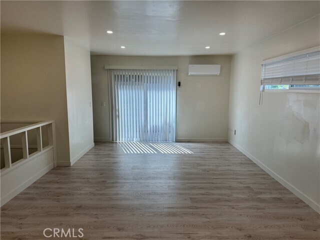 Building Photo - 440 W Orangewood Ave