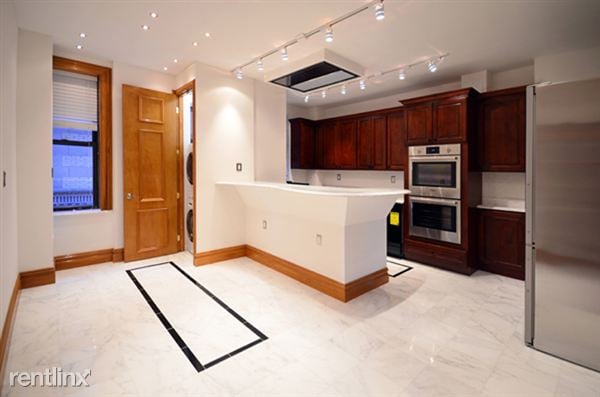 Building Photo - 855 7TH Ave