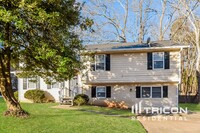 Building Photo - 2988 Forest Ridge Ct