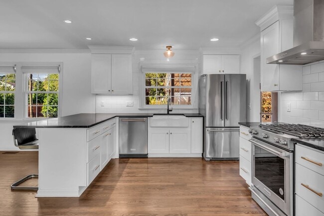 Building Photo - Stunning 3BR/2BA Home in the Highly Sought...