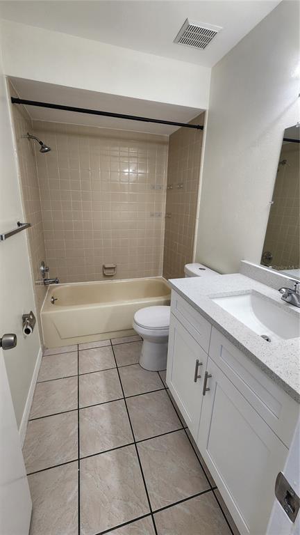Building Photo - 2108 Bahamas Ct