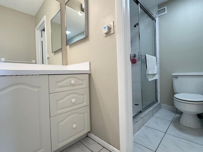 Building Photo - 3800 S Ocean Dr