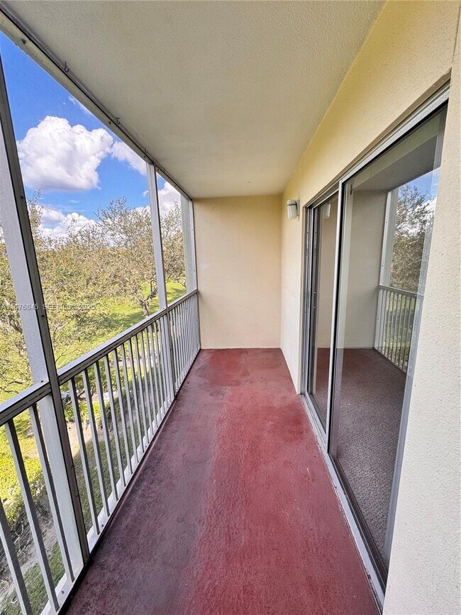 Building Photo - 13355 SW 9th Ct