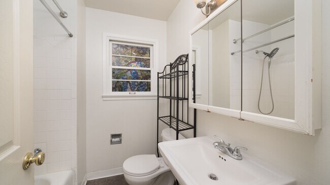 Building Photo - Charming ranch home in prime Patty Jewett ...
