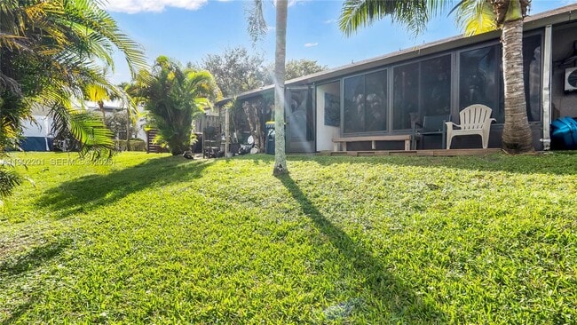 Building Photo - 5596 SW 28th Terrace