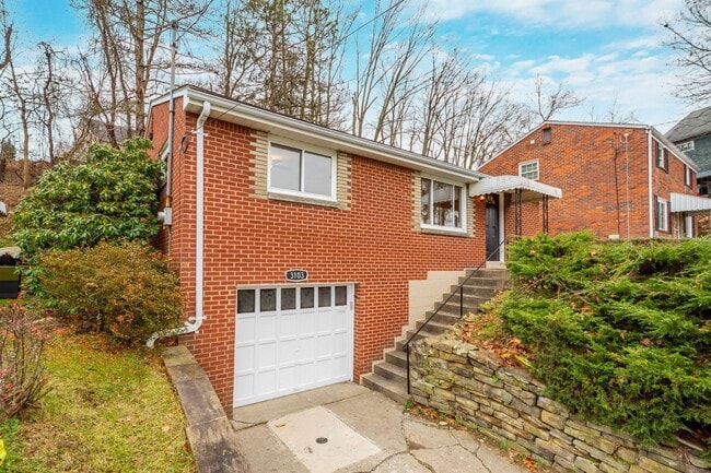 Building Photo - AVAILABLE JUNE 1ST! Don't miss this UPDATED and stunning 3-bedroom the heart of the South Hills!