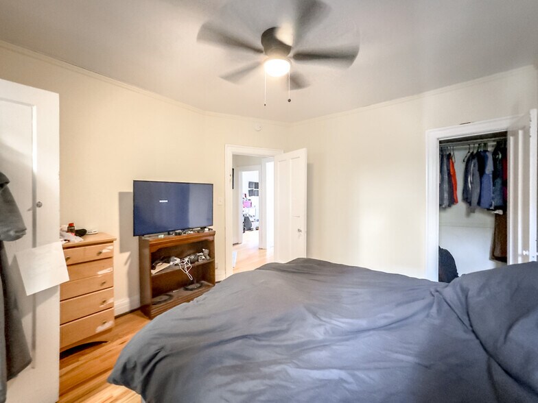 Building Photo - 935 Judson Ave