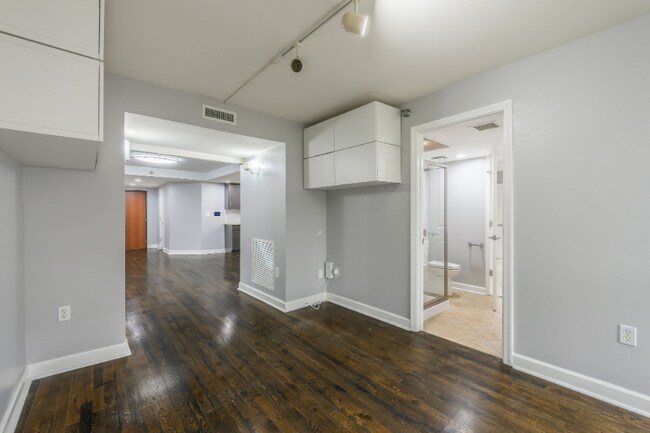 Building Photo - 600 Admiral Blvd