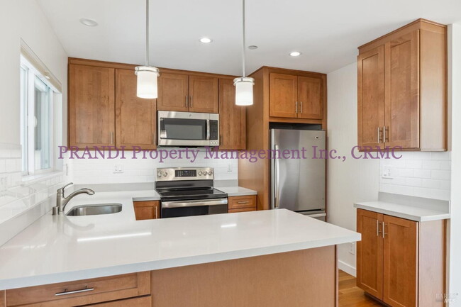 Building Photo - Reduced Rent! Now $4,800 (Was $4,950) Reno...