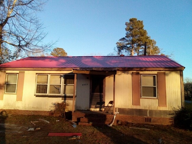 Building Photo - 6177 Carolina Hwy