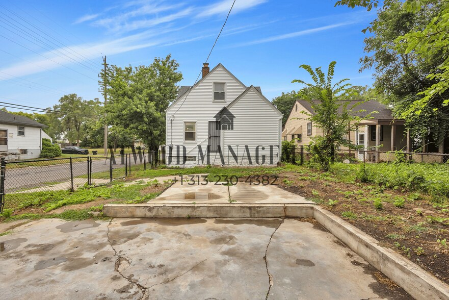Building Photo - 13500 Stahelin Rd