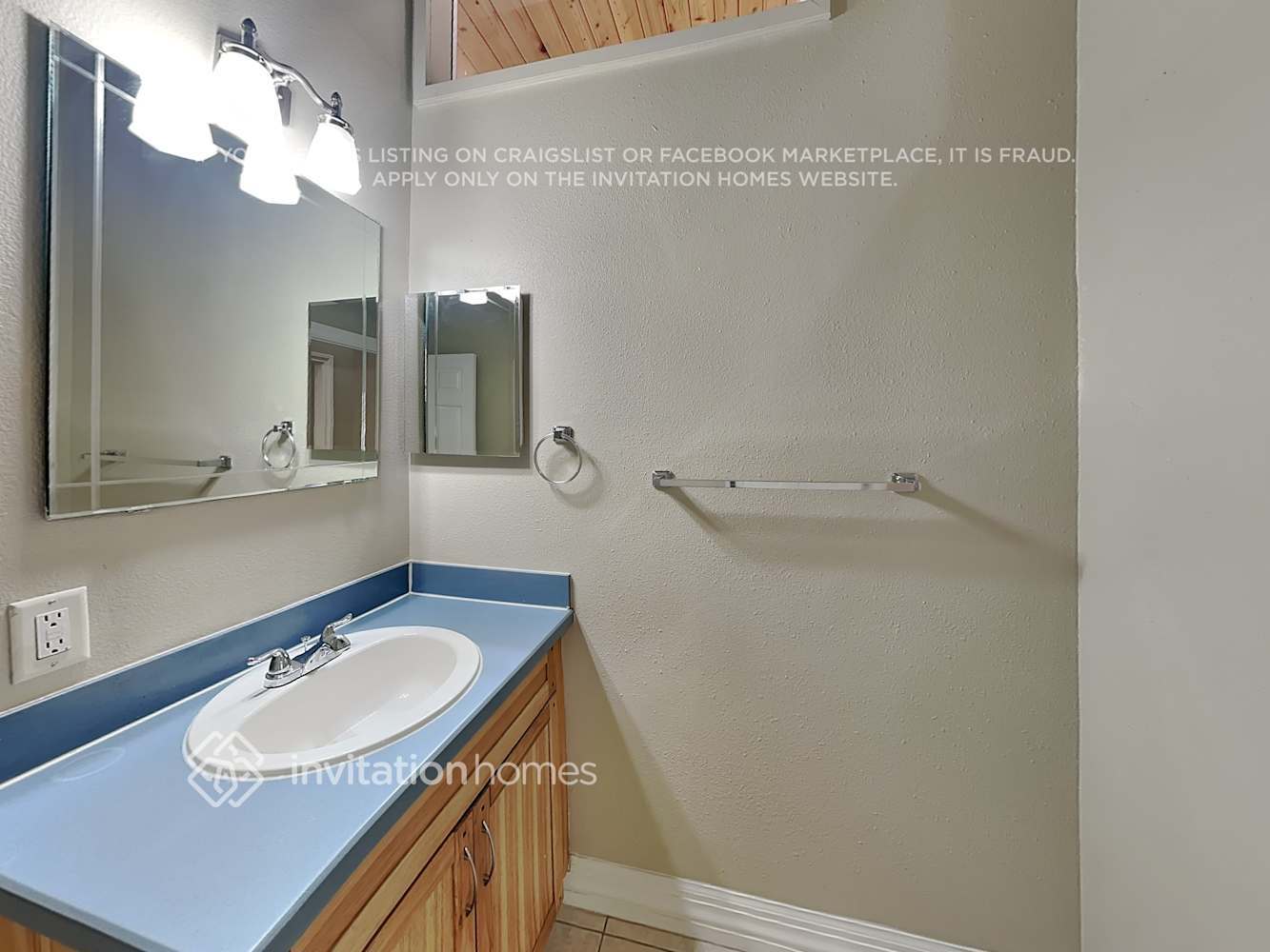 Building Photo - 10613 Lakeshore Dr