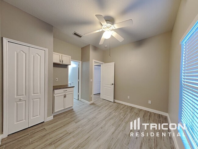 Building Photo - 6807 Exeter Park Place Apollo Beach FL