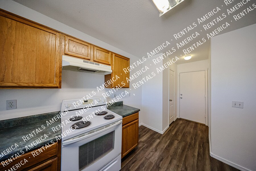 Building Photo - 9410 W Virginia Ave