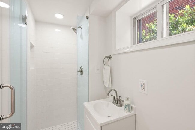 Building Photo - 4714 Upton St NW