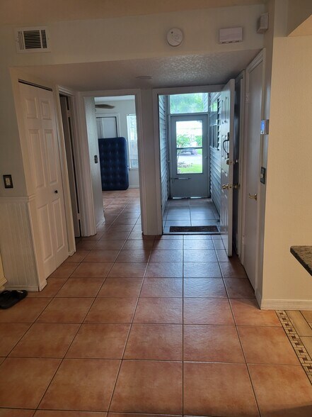 Building Photo - 149 Northshore Cir