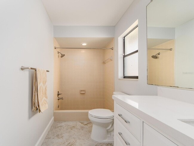 Building Photo - 110 17th St