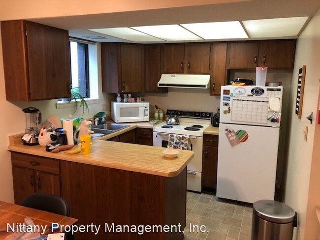 Building Photo - 2 br, 1 bath House - 711-3 W. Cherry Lane