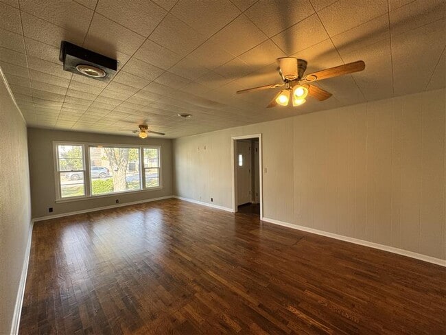 Building Photo - 207 SW 7th St