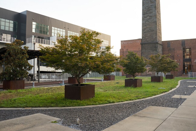 Building Photo - 1352 Rosa L Parks Blvd