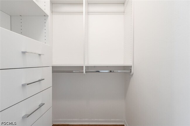 Building Photo - 1132 SE 32nd Terrace