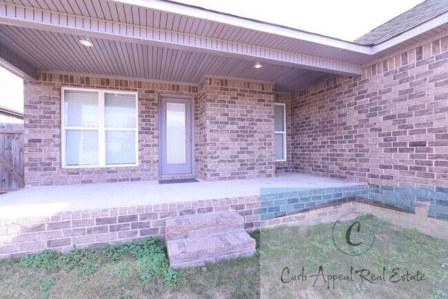 Building Photo - Beautiful, spacious 3 bed / 2 bath recently built home (Nettleton Schools) - fenced back yard!!