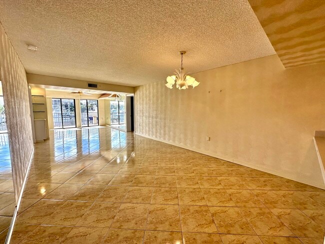 Building Photo - 1501 Marina Isle Way