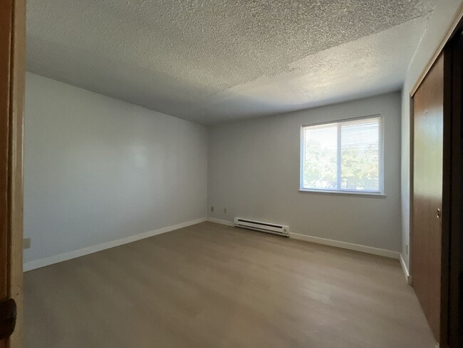 Building Photo - 8332 SW 21st Ave