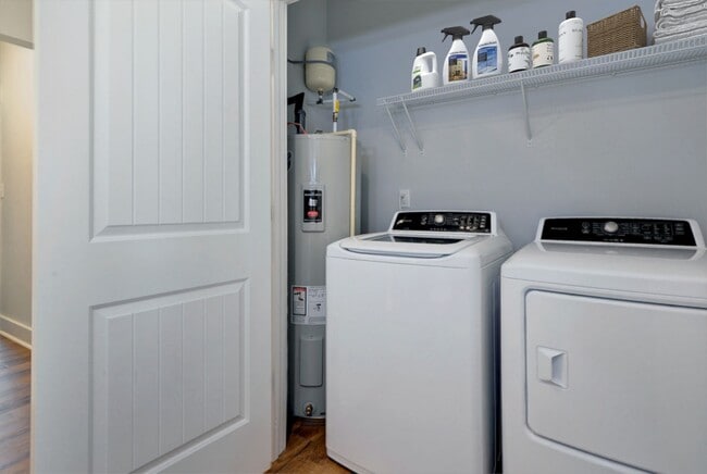 Building Photo - 123 Jesters Ln