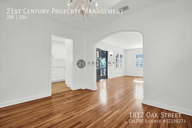 Building Photo - 1812 Oak St